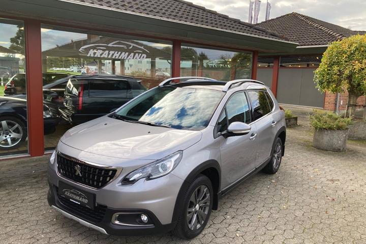 Grå Peugeot 2008 fra 2019