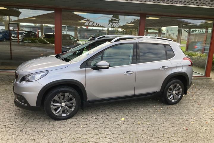Grå Peugeot 2008 fra 2019