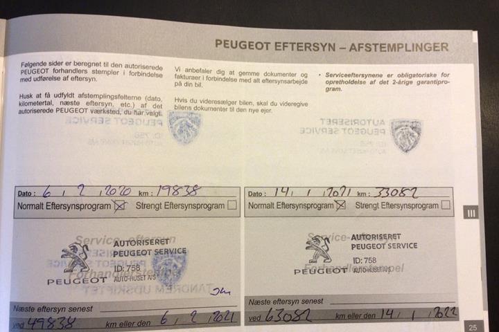Grå Peugeot 2008 fra 2019