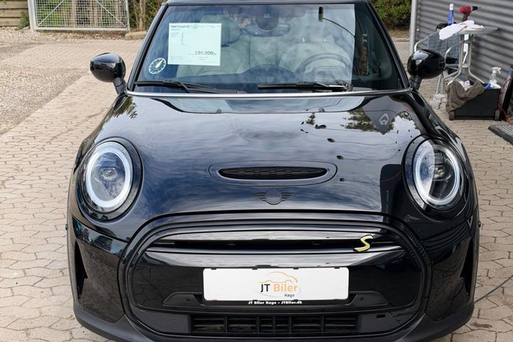 Sort Mini Cooper SE fra 2024