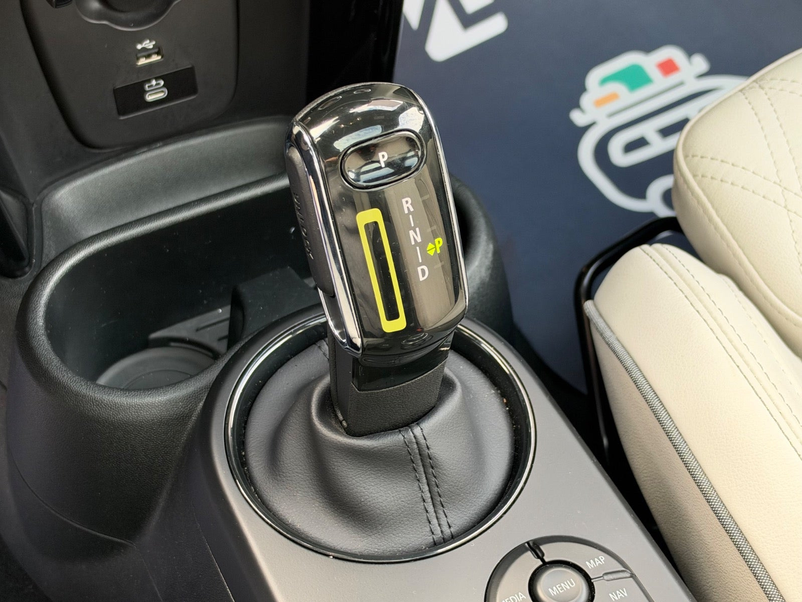 Sort Mini Cooper SE fra 2024