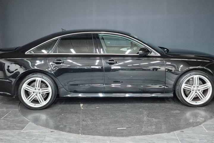 Sort Audi A6 fra 2015
