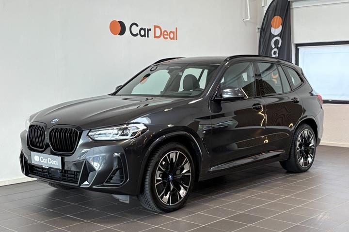 Grå BMW iX3 fra 2023