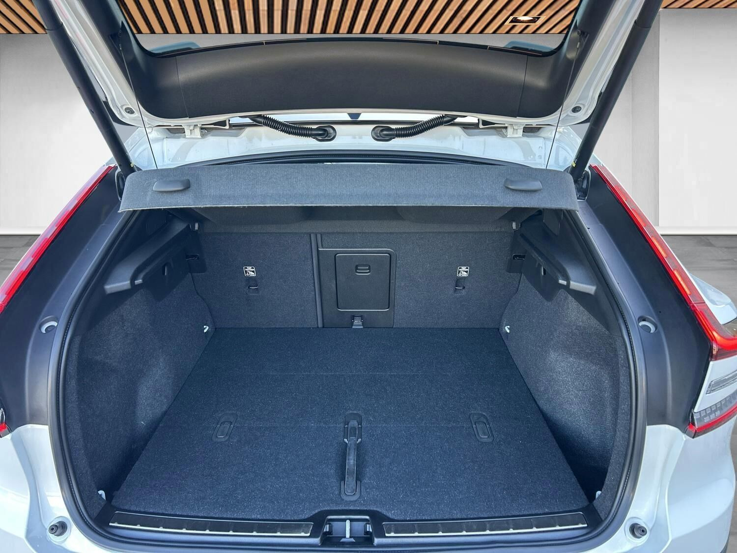 Hvid Volvo C40 fra 2022