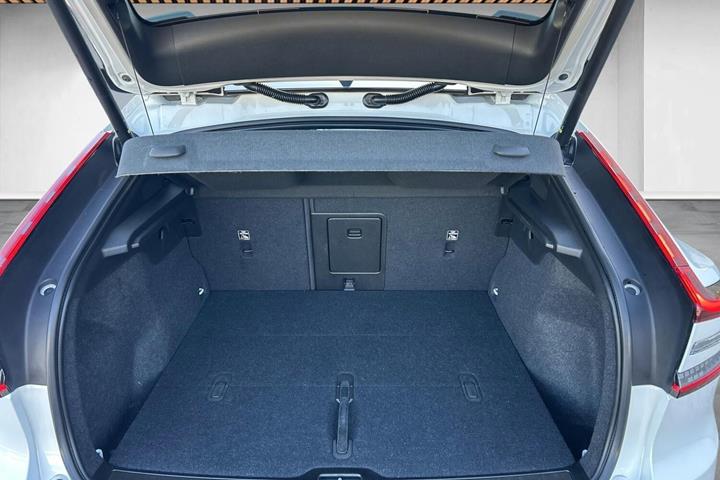 Hvid Volvo C40 fra 2022