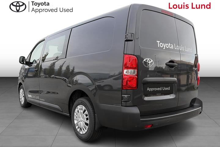 Grå Toyota ProAce fra 2026
