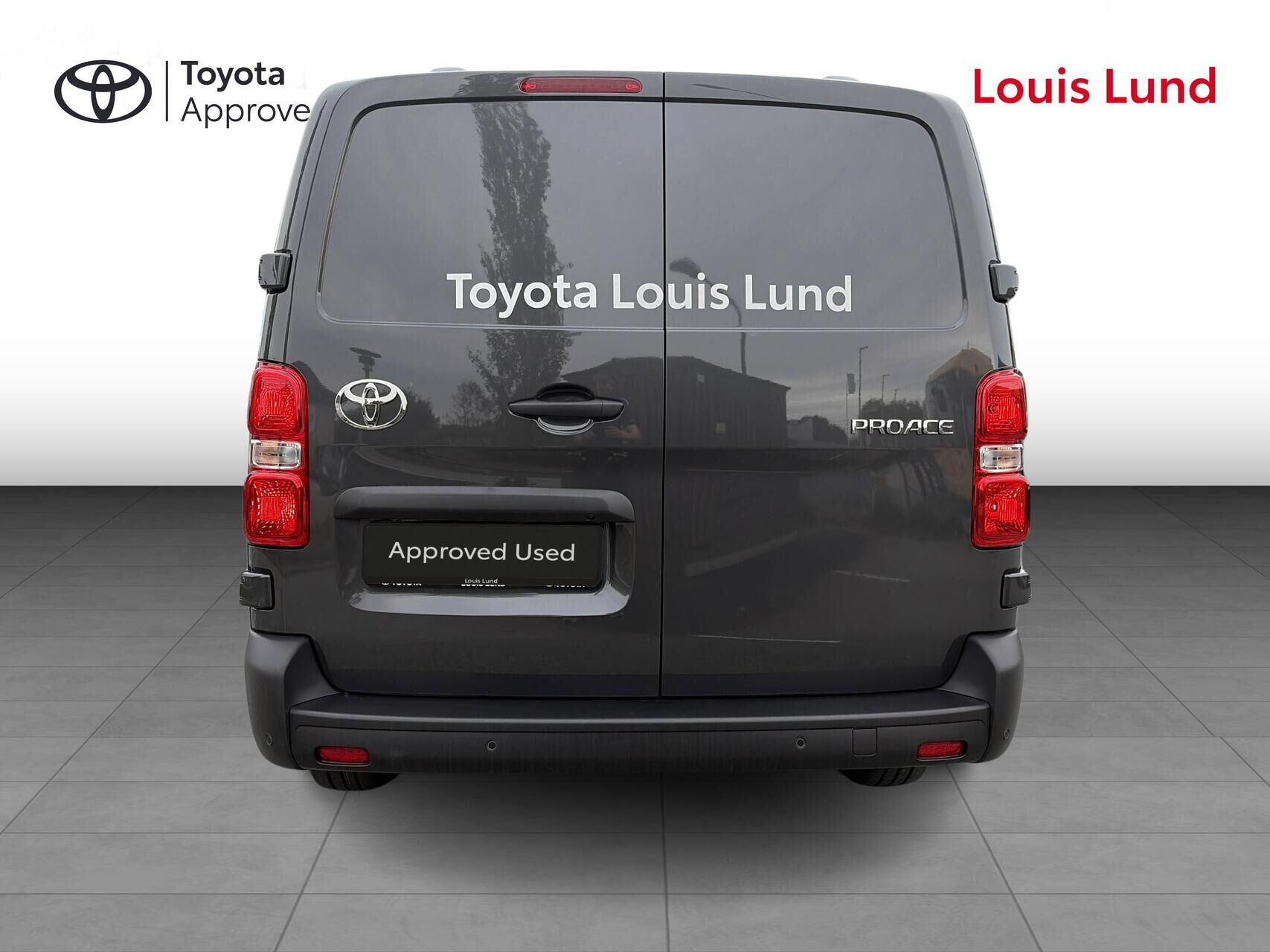 Grå Toyota ProAce fra 2026