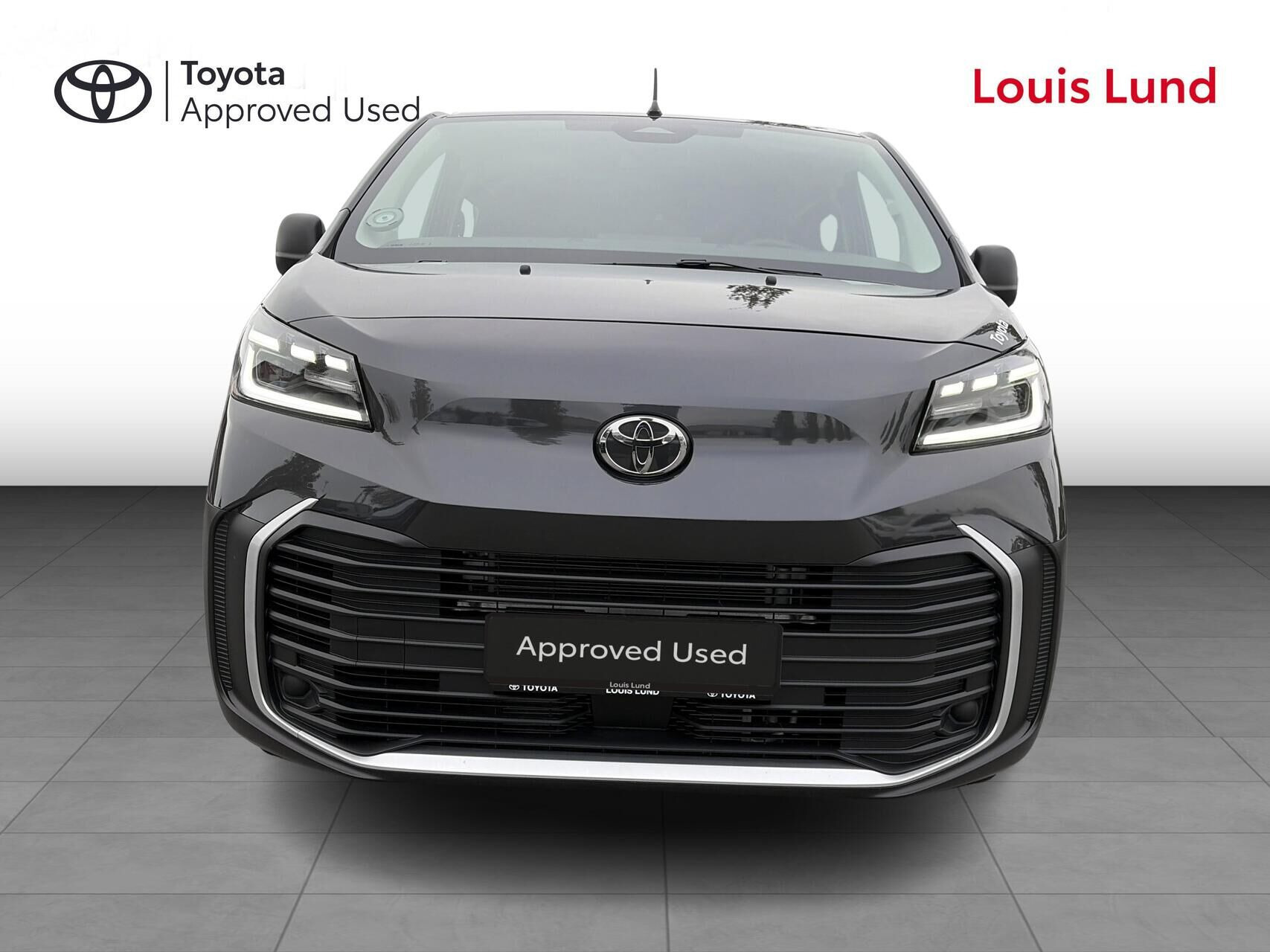 Grå Toyota ProAce fra 2026