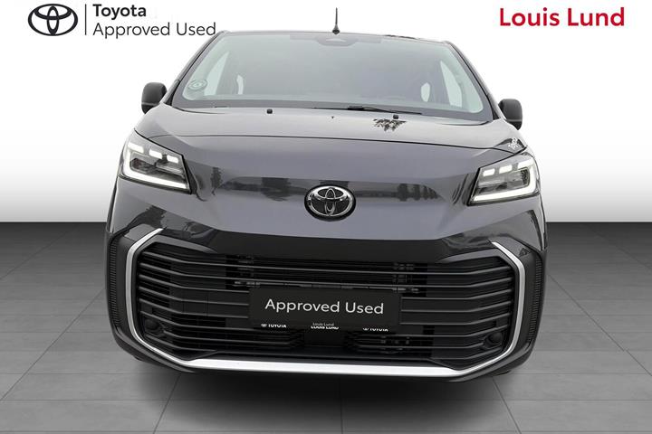 Grå Toyota ProAce fra 2026