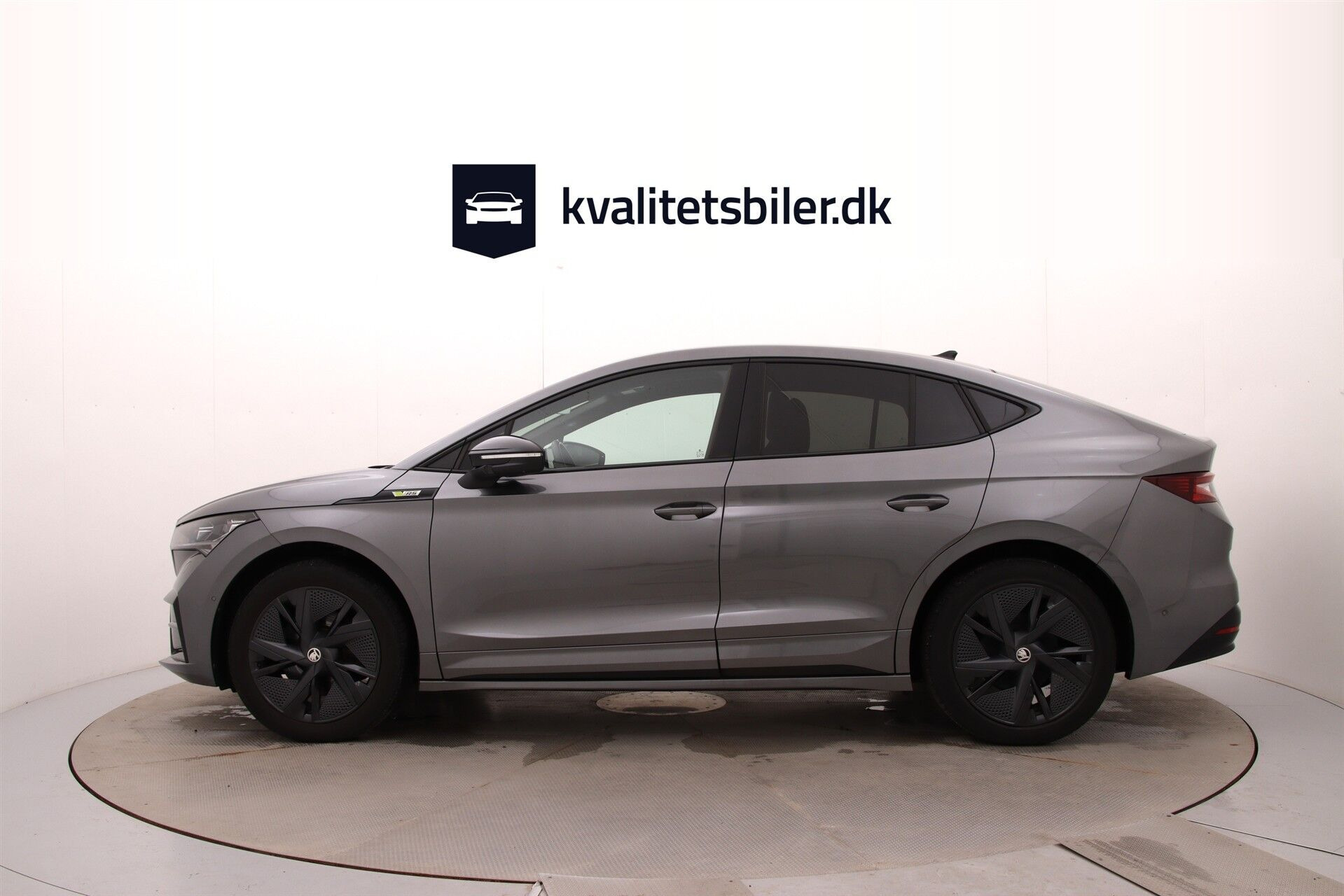Grå Skoda Enyaq fra 2024
