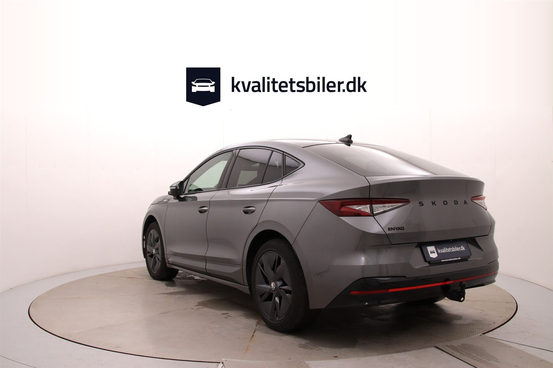 Grå Skoda Enyaq fra 2024