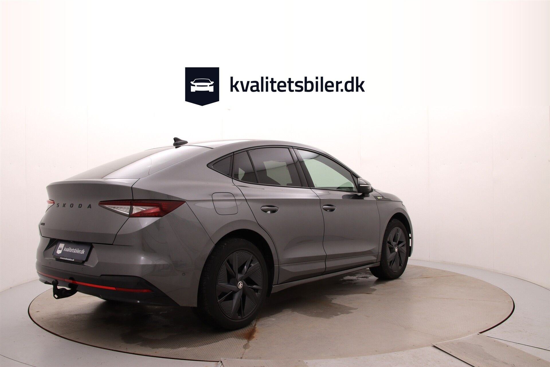 Grå Skoda Enyaq fra 2024