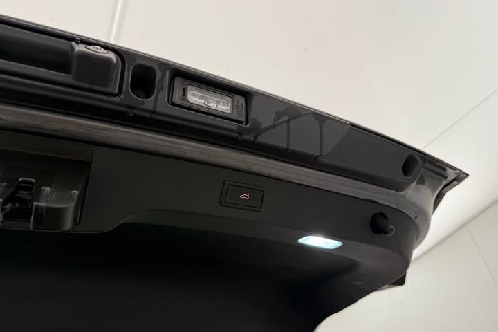 Grå Skoda Enyaq fra 2024