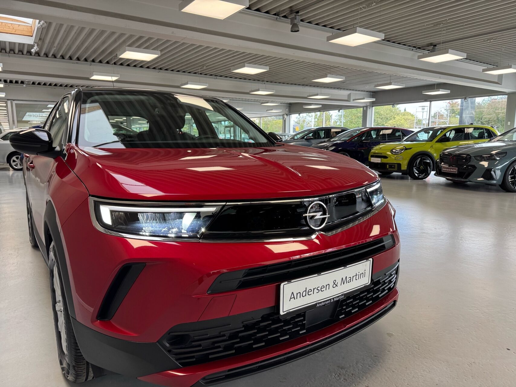 Rød Opel Mokka-e fra 2023