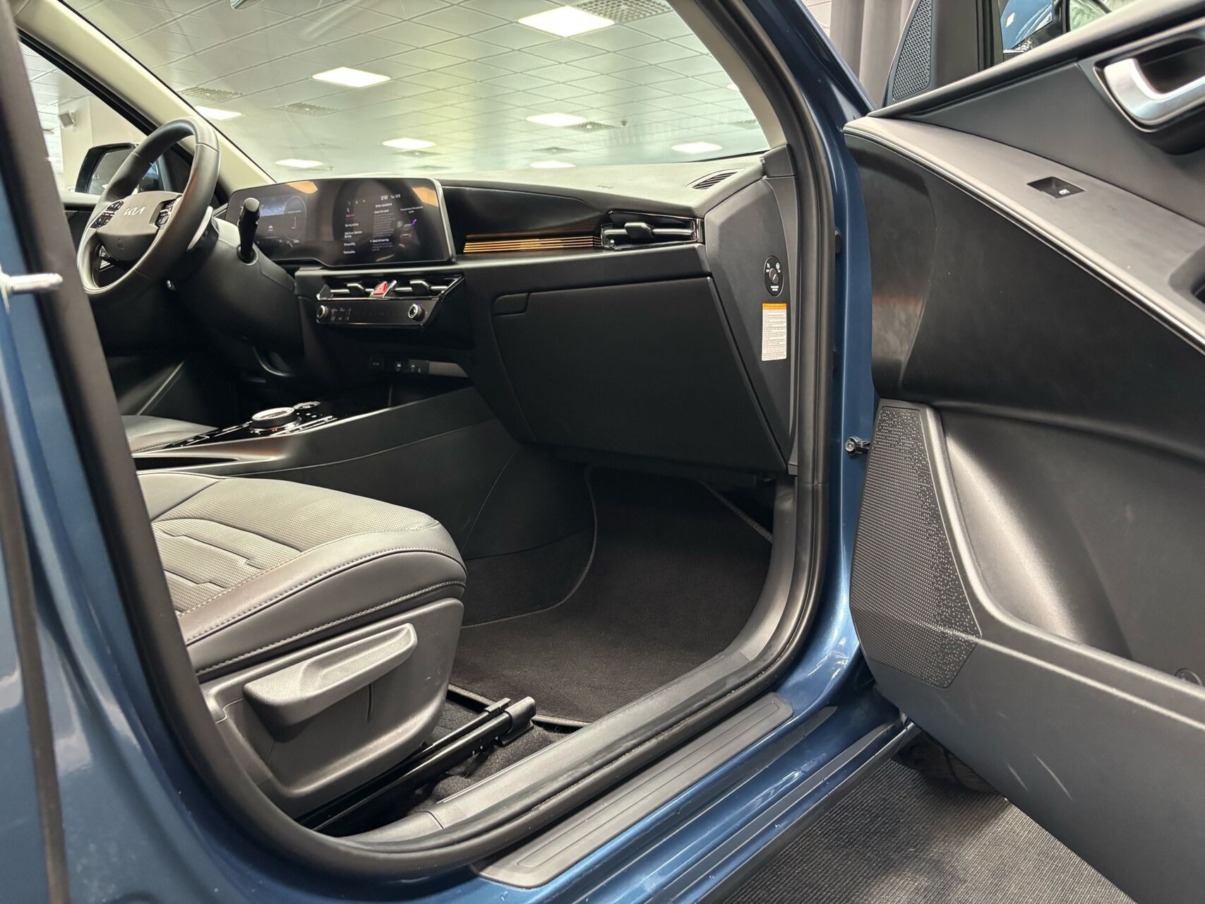 Blå Kia Niro EV fra 2025