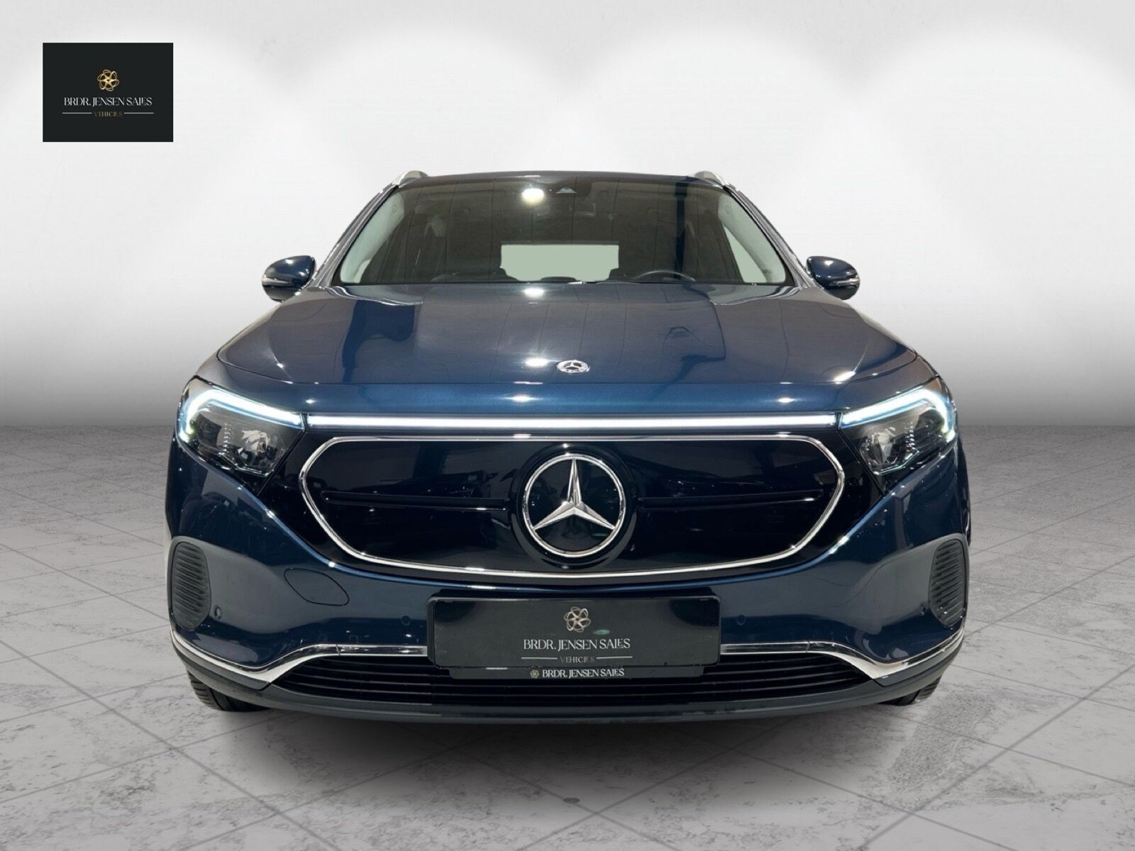 Blå Mercedes EQA250 fra 2023