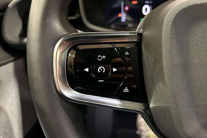 Grå Polestar 2 fra 2022