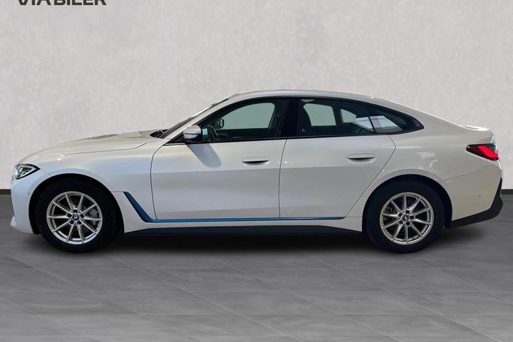 Hvid BMW i4 fra 2022