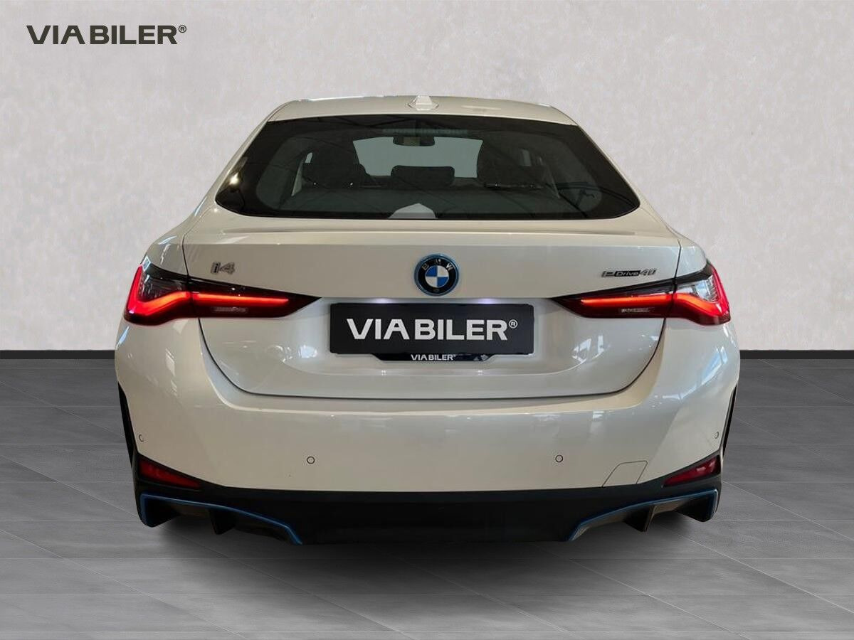 Hvid BMW i4 fra 2022