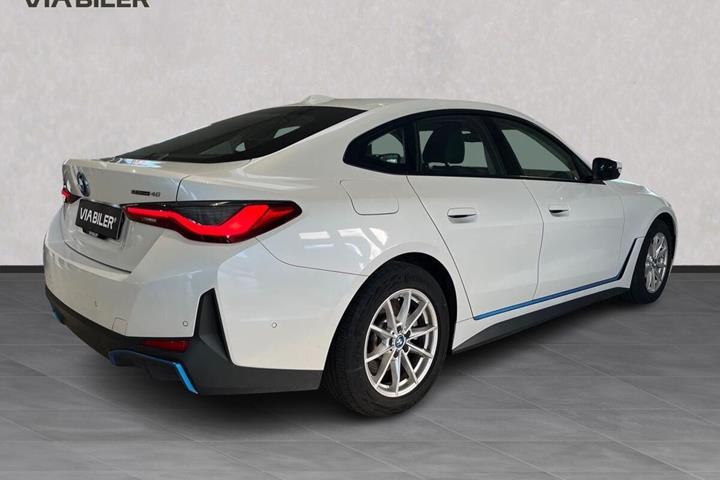 Hvid BMW i4 fra 2022