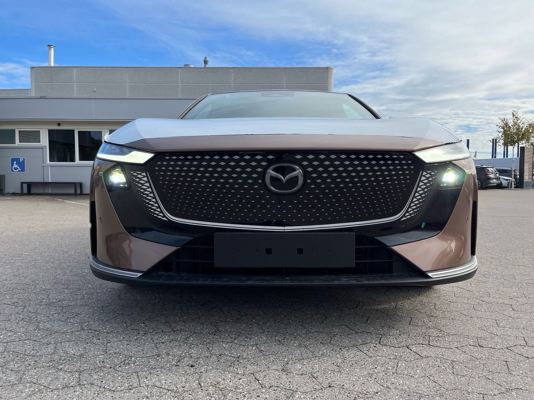 undefined Mazda 6e fra 2026