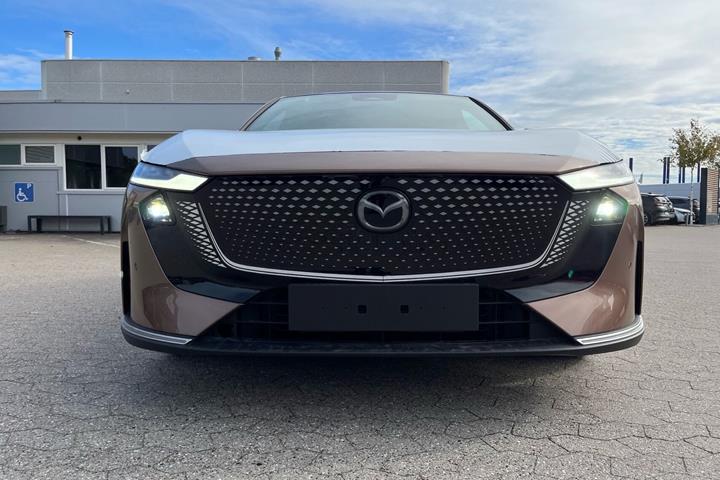 undefined Mazda 6e fra 2026