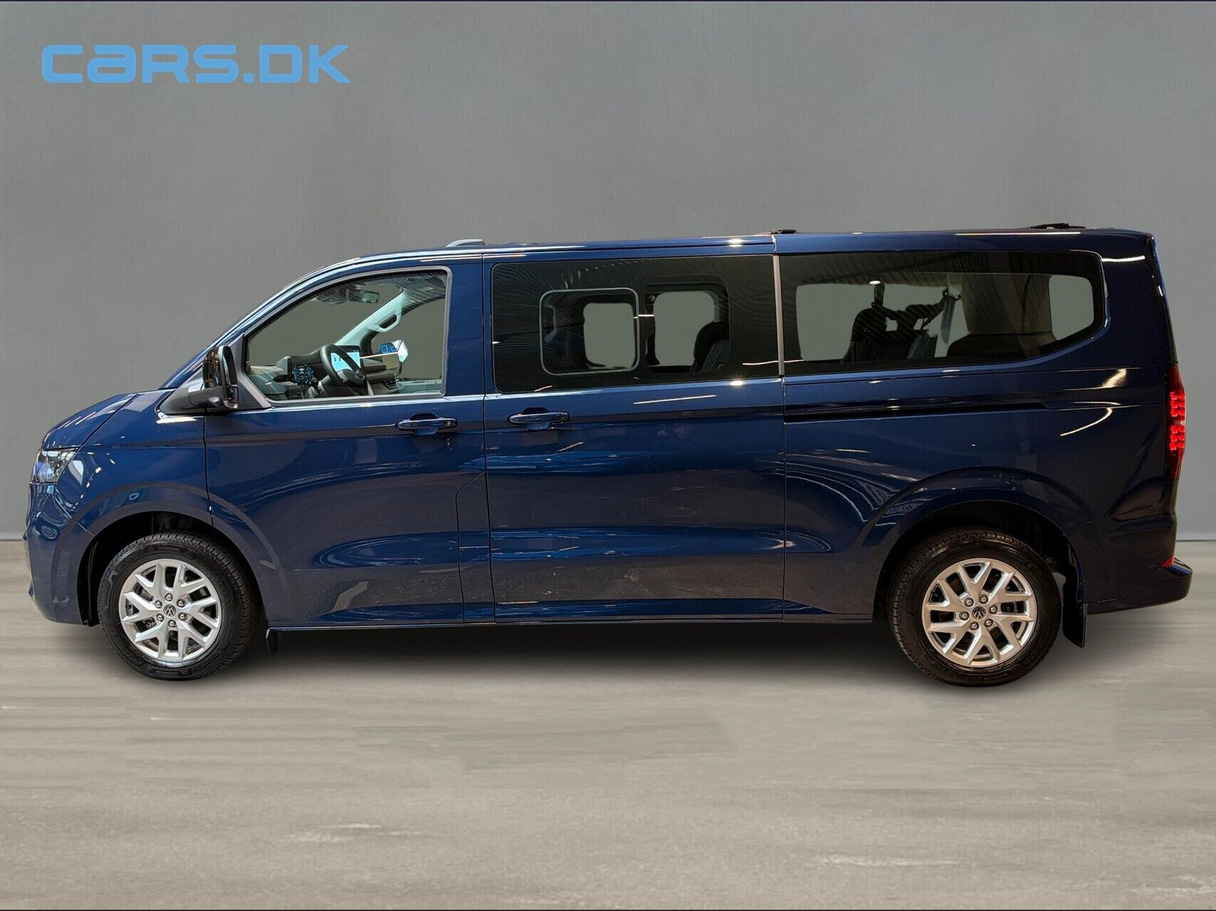 Blå VW e-Caravelle fra 2025