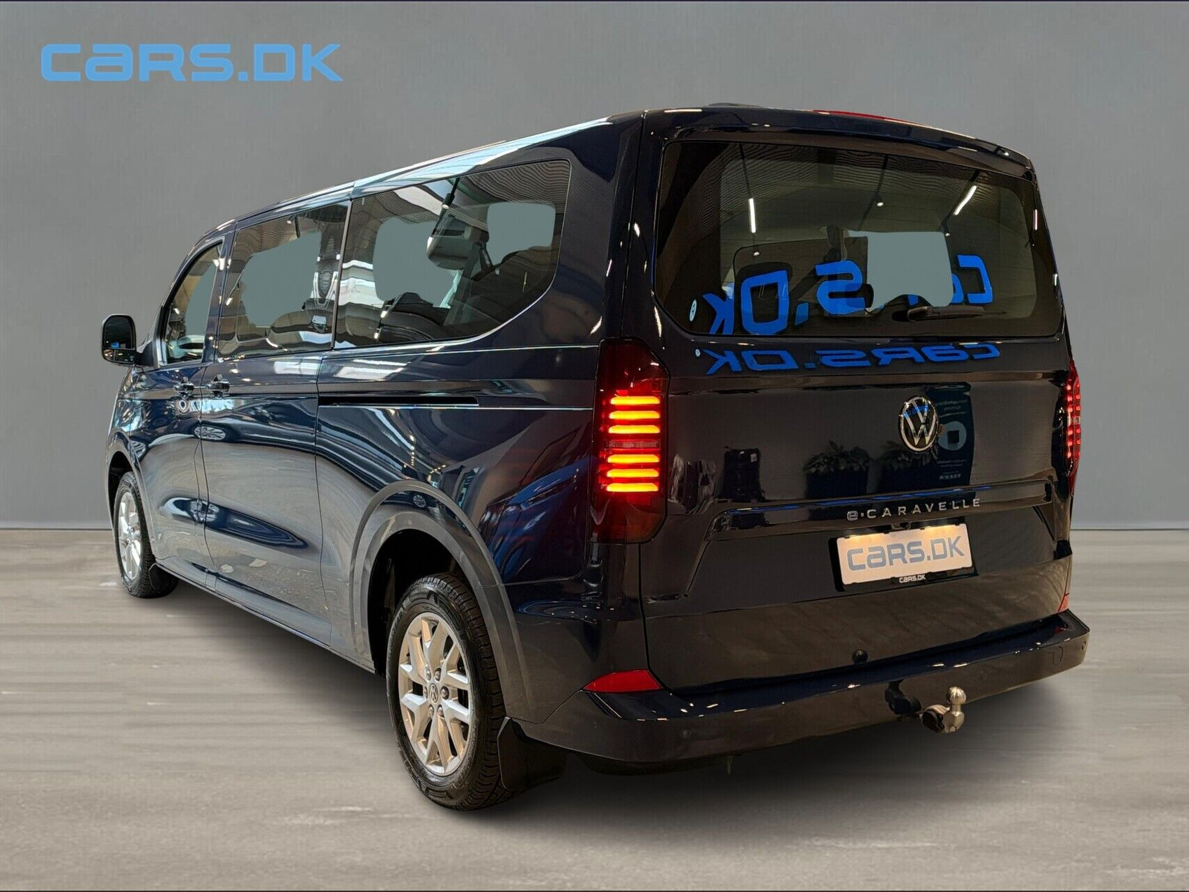 Blå VW e-Caravelle fra 2025