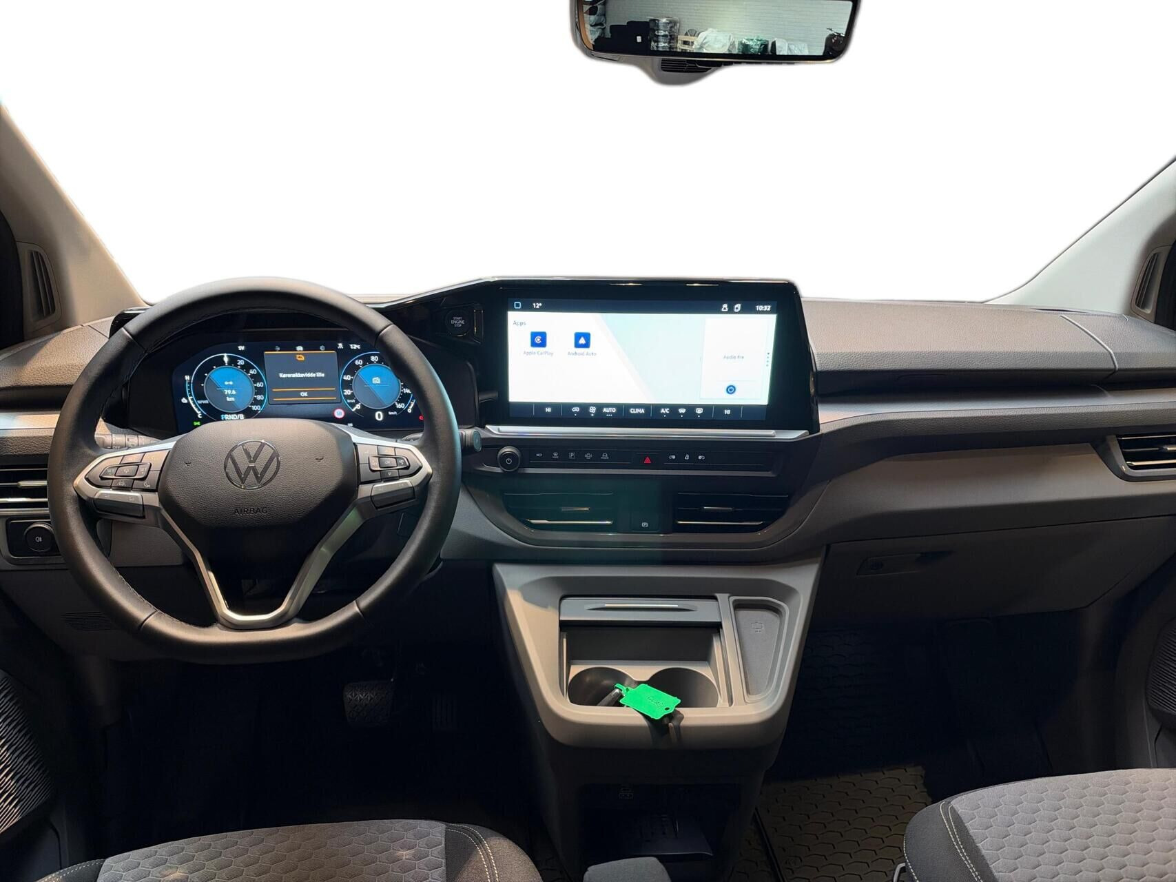 Blå VW e-Caravelle fra 2025