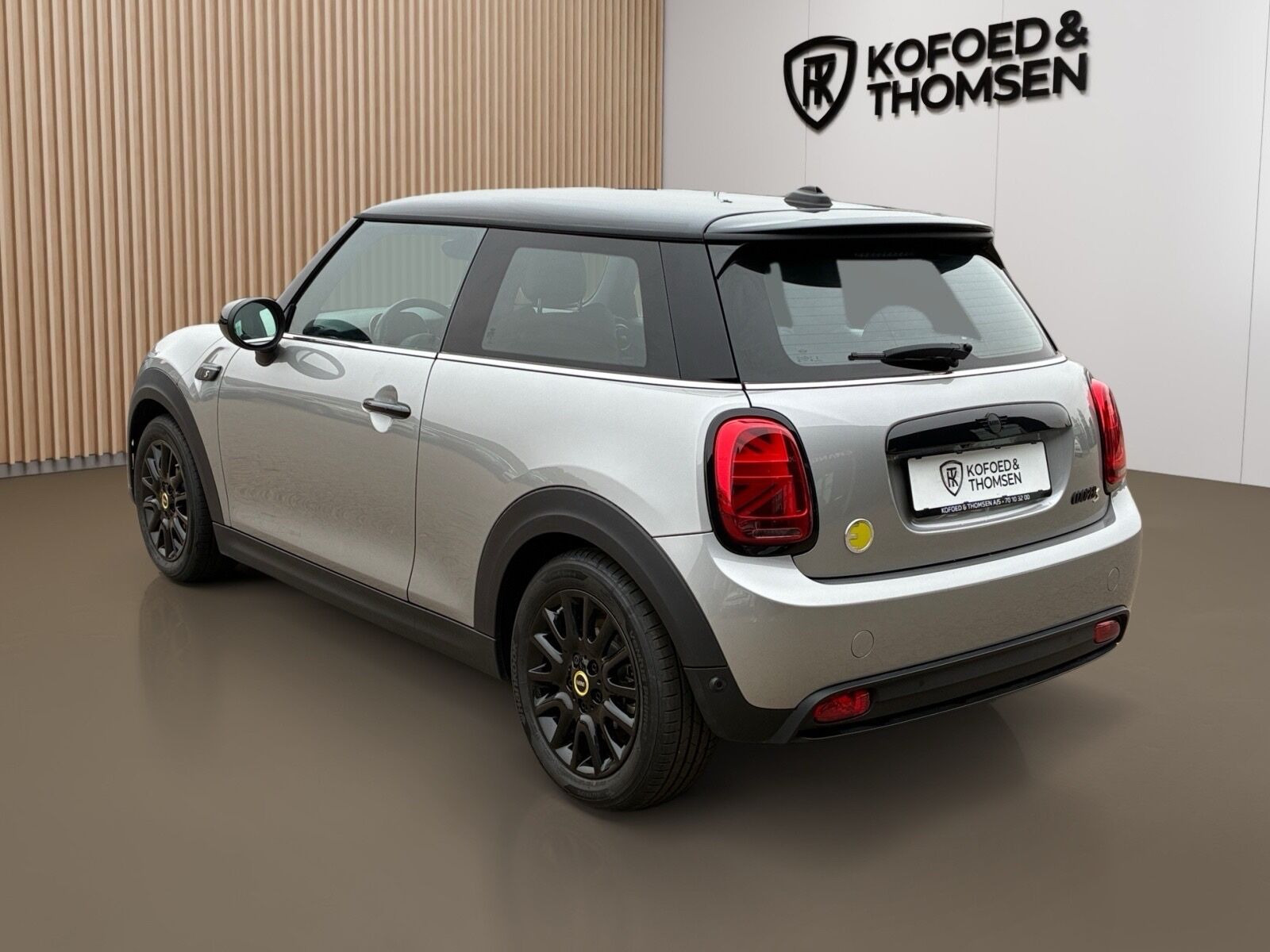 Sølv Mini Cooper fra 2023
