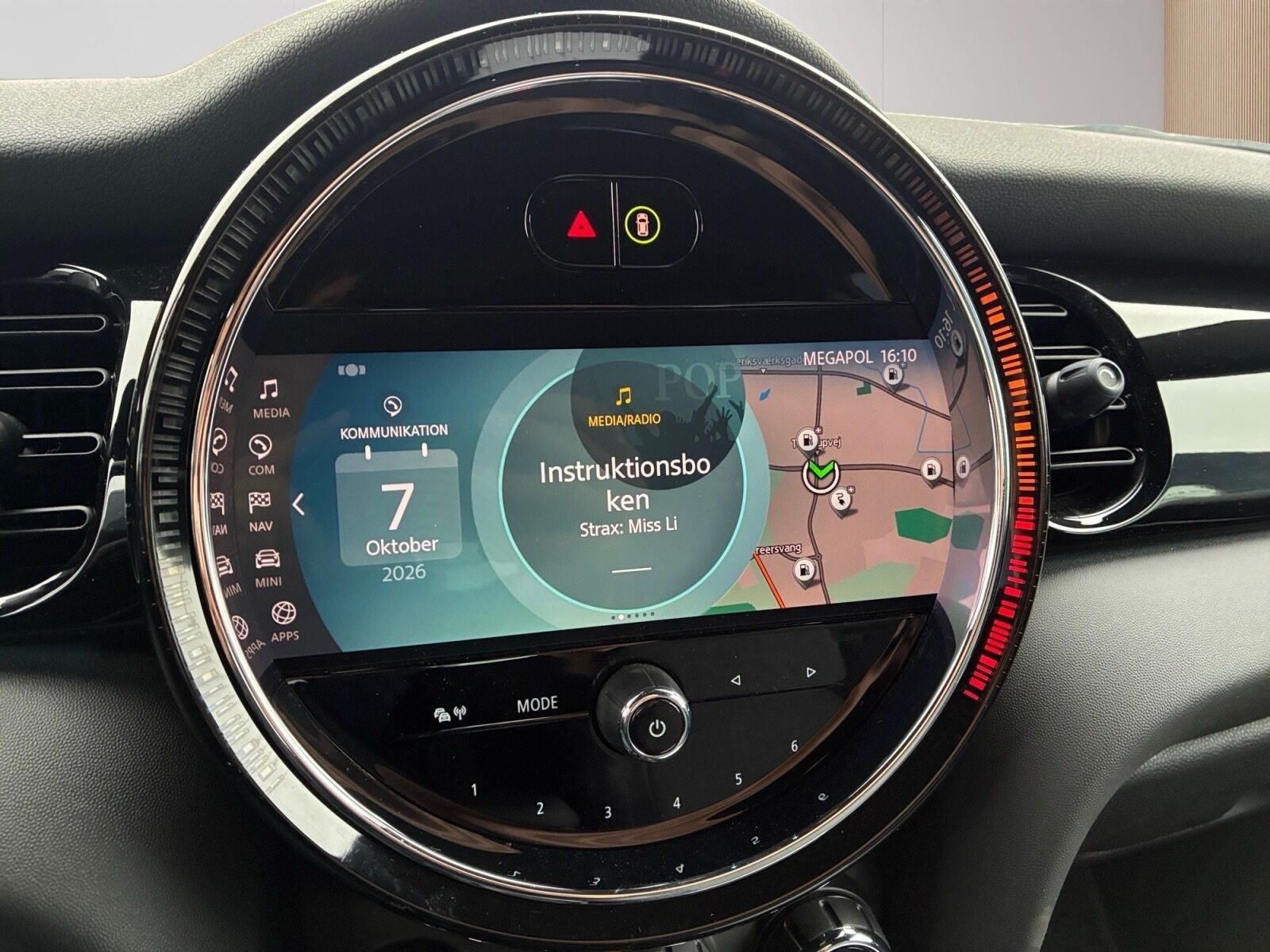 Sølv Mini Cooper fra 2023