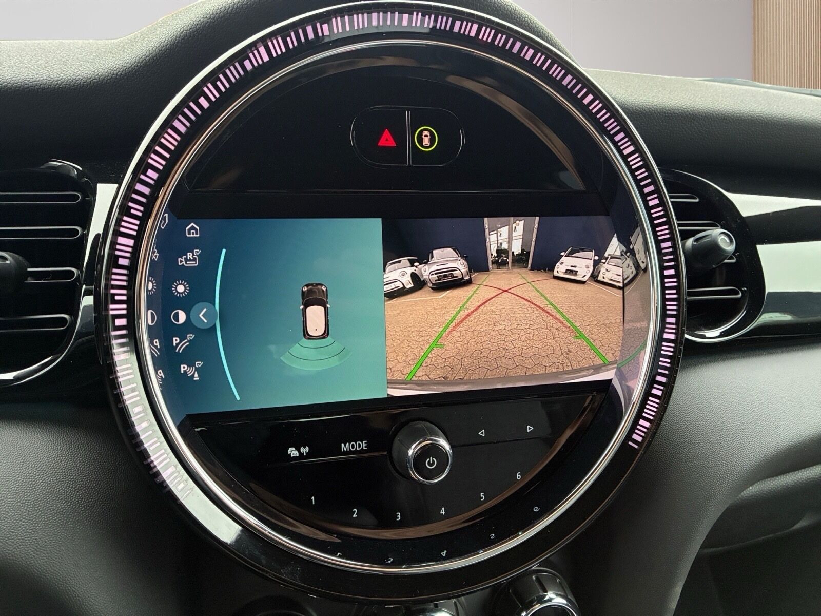 Sølv Mini Cooper fra 2023