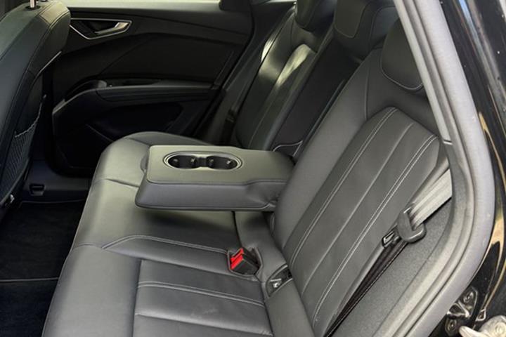 undefined Audi Q4 e-tron fra 2021