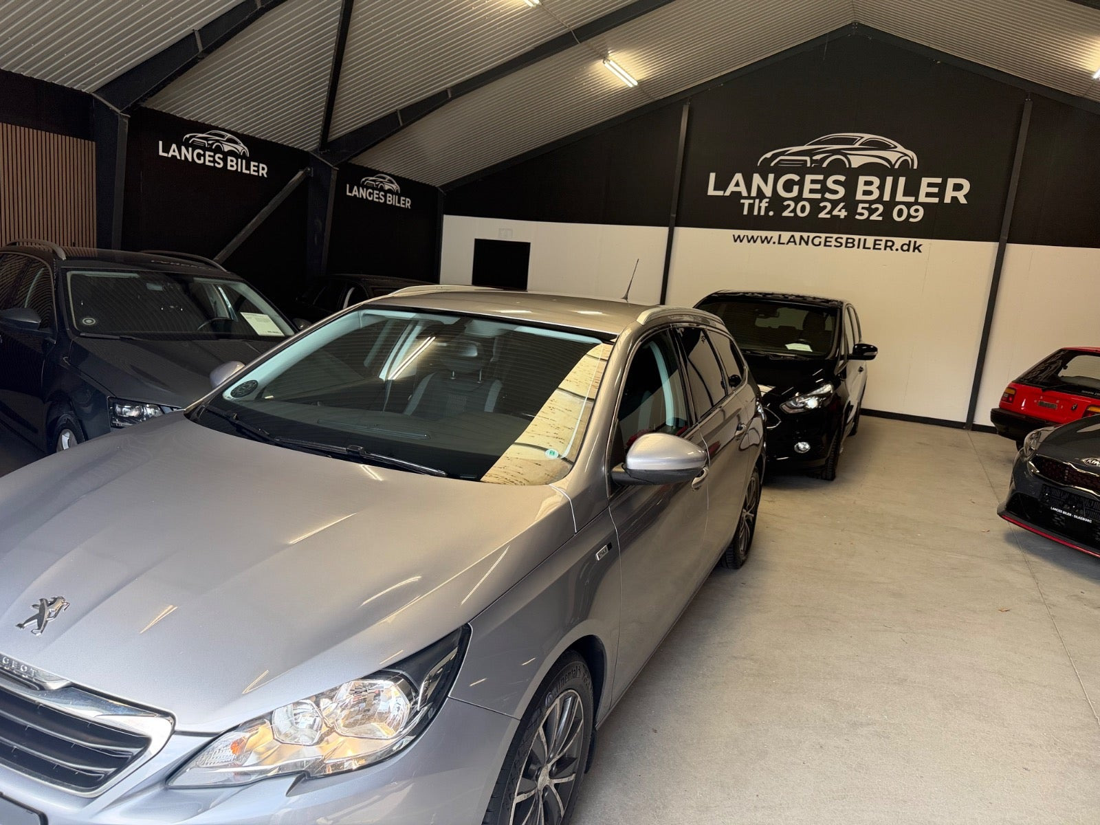 Grå Peugeot 308 fra 2015
