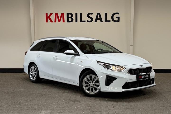 Hvid Kia Ceed fra 2019 set udefra