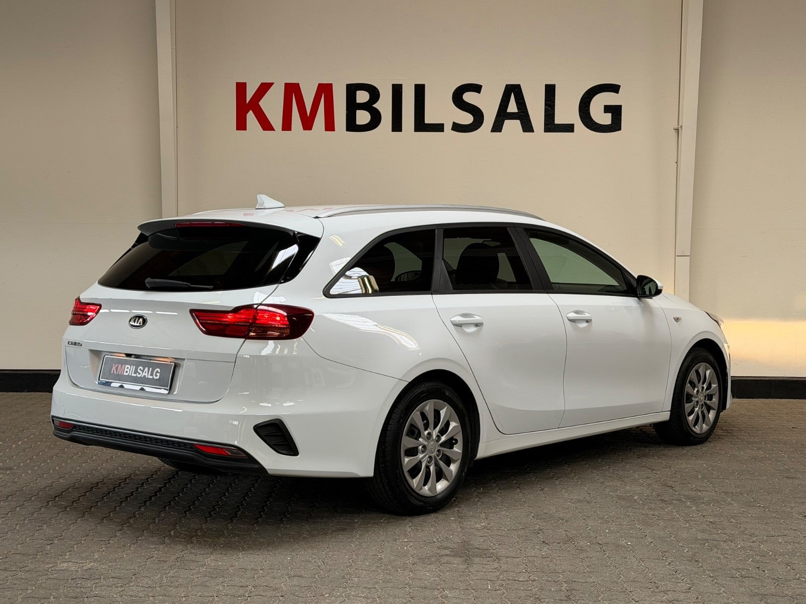 Hvid Kia Ceed fra 2019