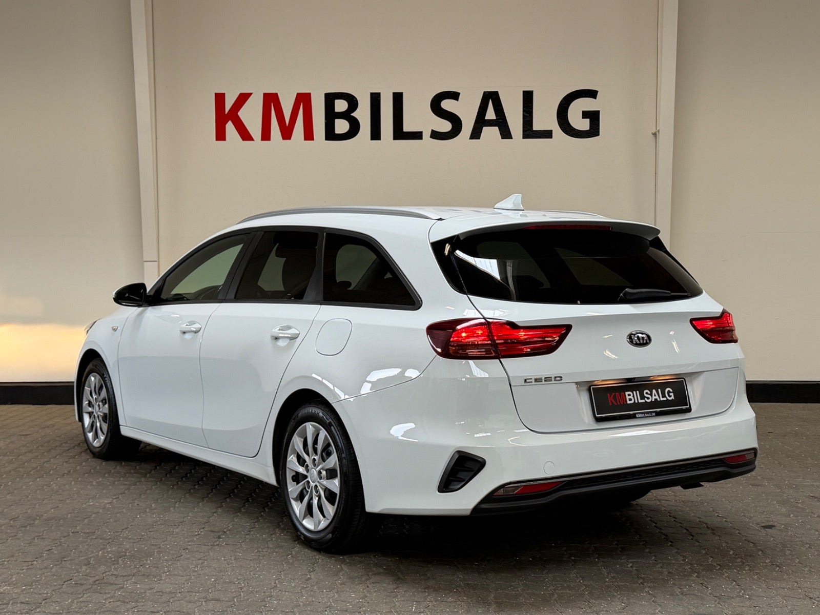 Hvid Kia Ceed fra 2019