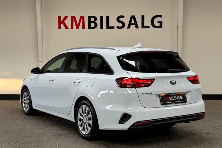 Hvid Kia Ceed fra 2019