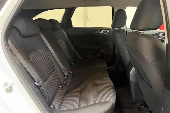 Hvid Kia Ceed fra 2019