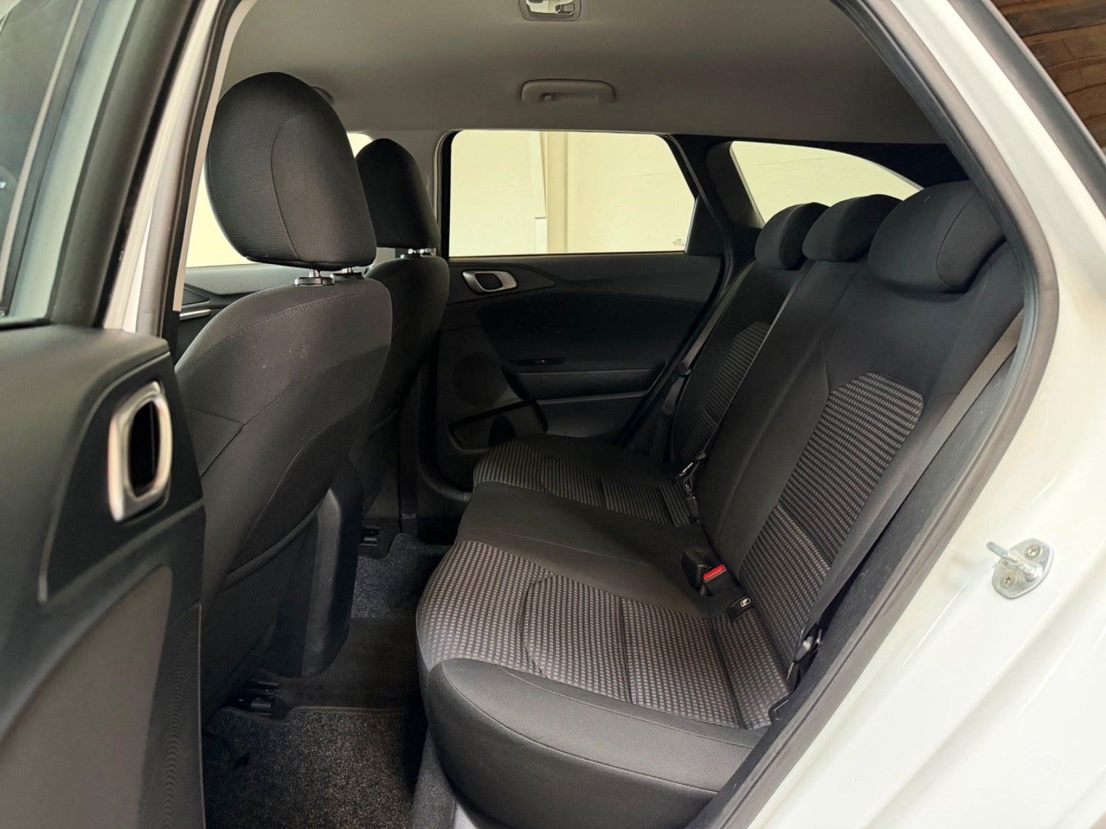 Hvid Kia Ceed fra 2019