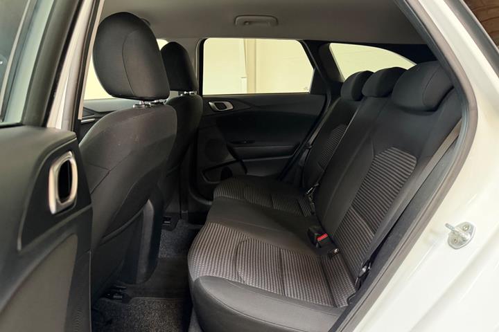 Hvid Kia Ceed fra 2019