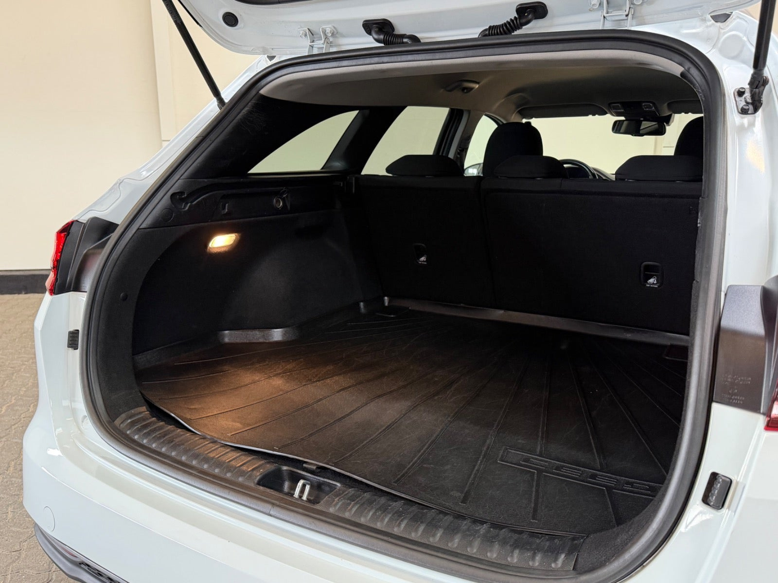 Hvid Kia Ceed fra 2019