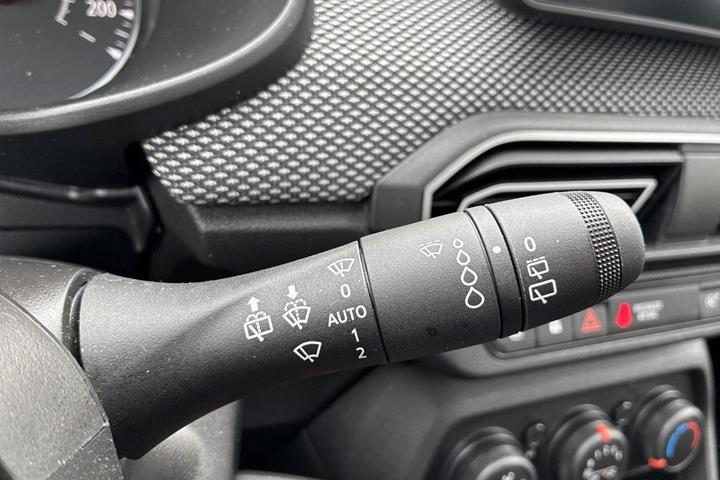Hvid Dacia Sandero fra 2024