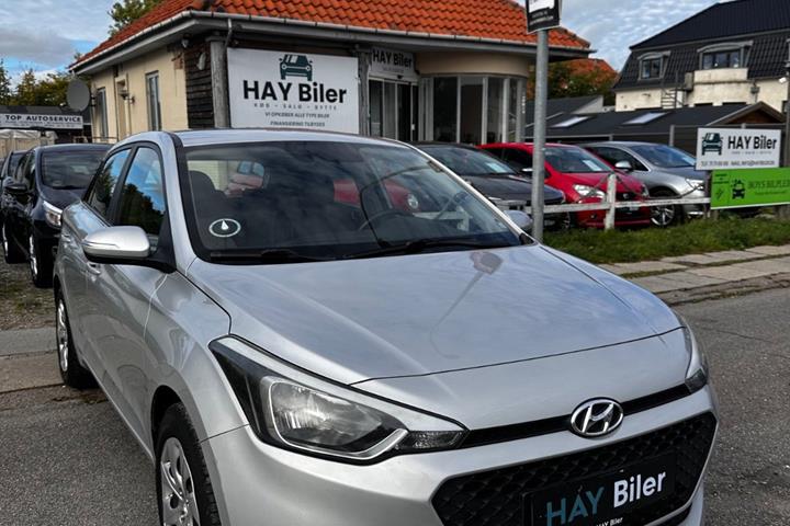 Sølv Hyundai i20 fra 2016