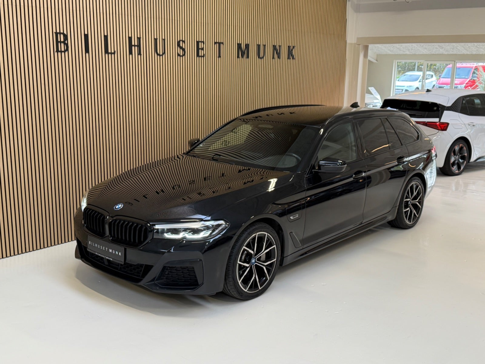 Sort BMW 530e fra 2022