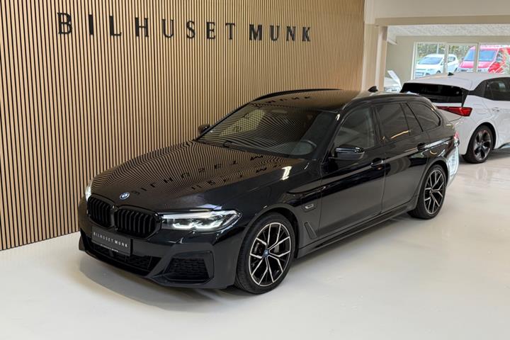 Sort BMW 530e fra 2022