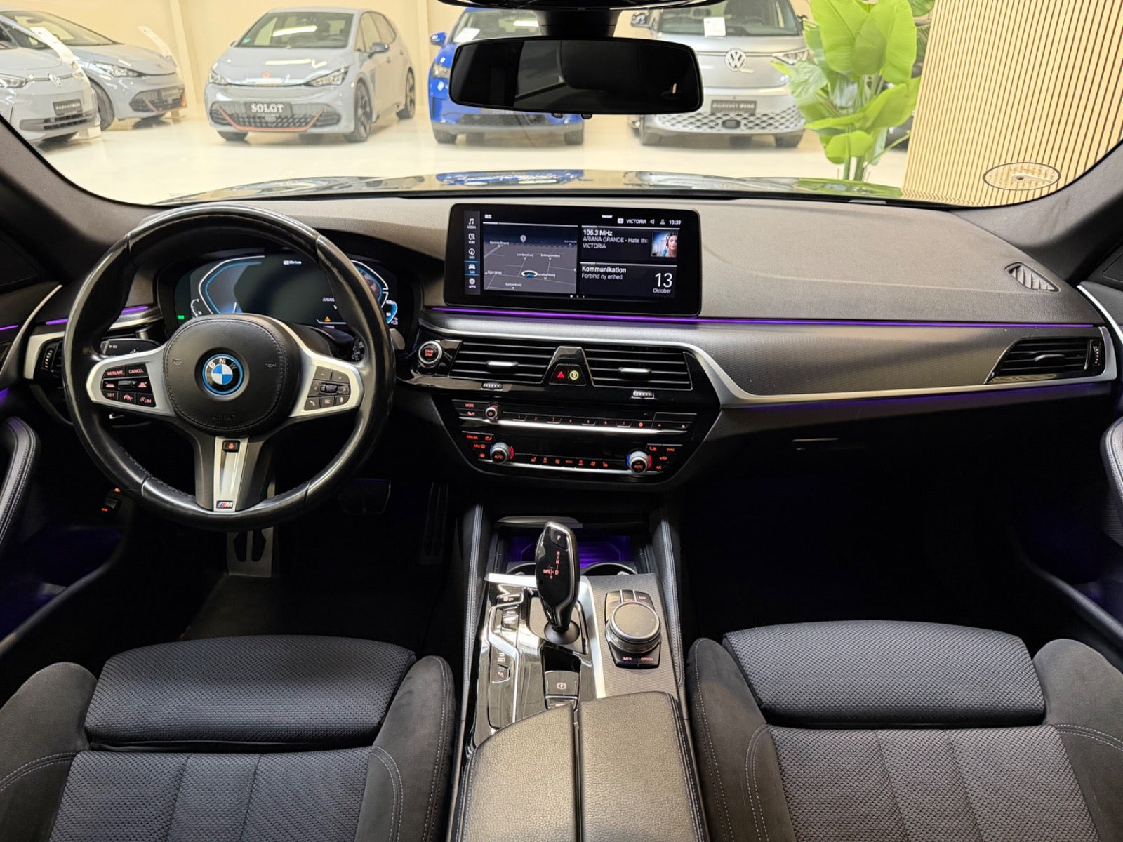 Sort BMW 530e fra 2022
