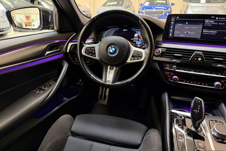 Sort BMW 530e fra 2022