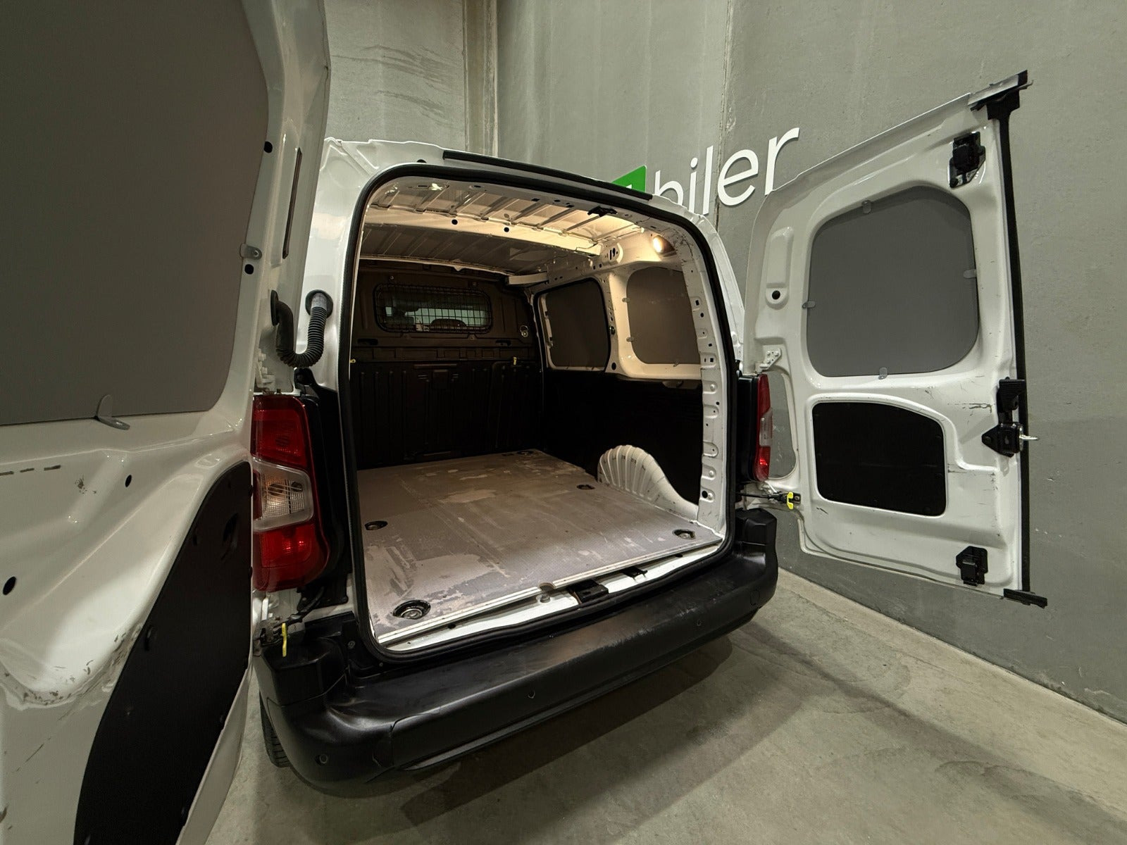 undefined Peugeot Partner fra 2022