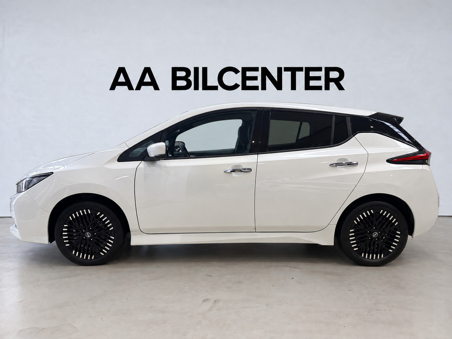 Hvid Nissan Leaf fra 2022